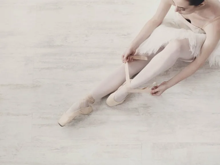 Balletplakat med balletdanser med tåspidssko