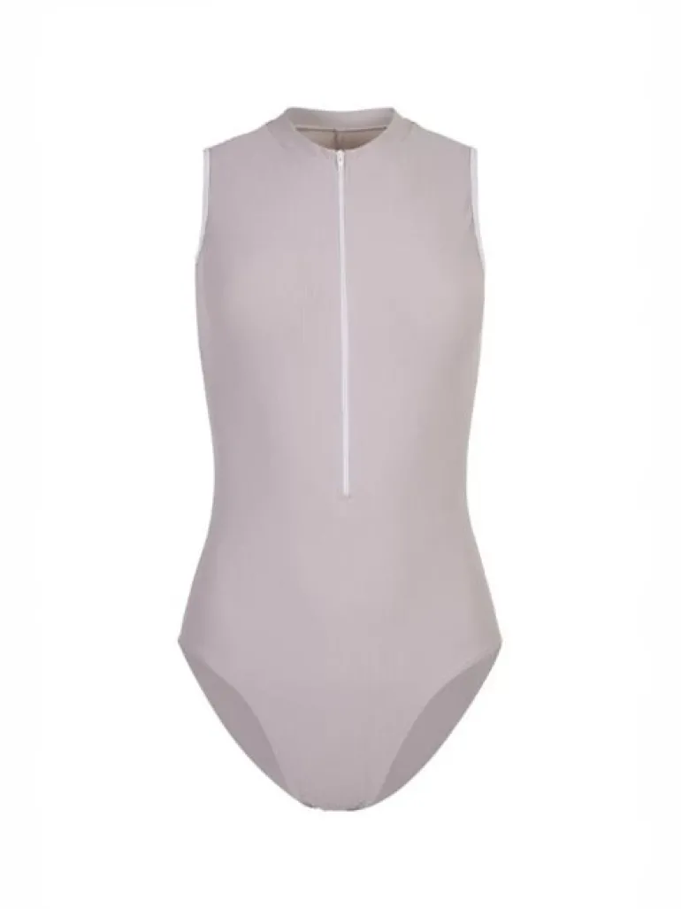 Beigefarvet balletdragt fra Mara Dancewear