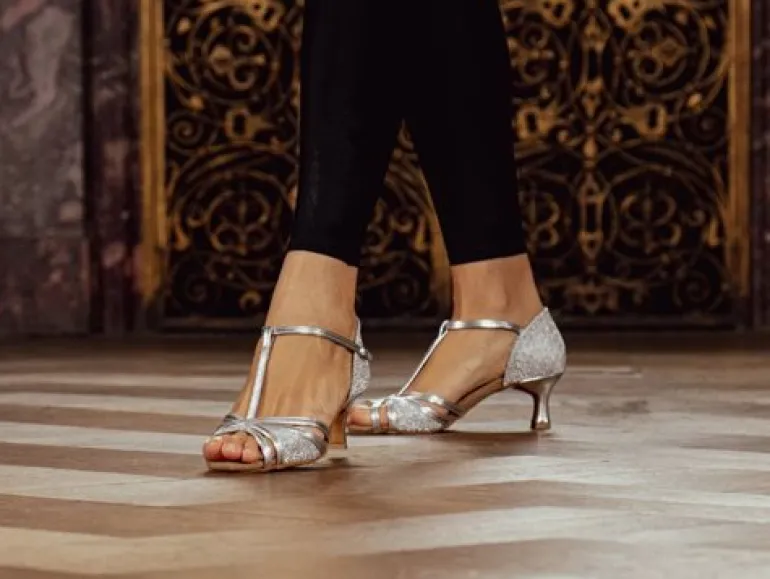 Flot sølv dansesko til tango/salsa/latin med 5 cm hæl